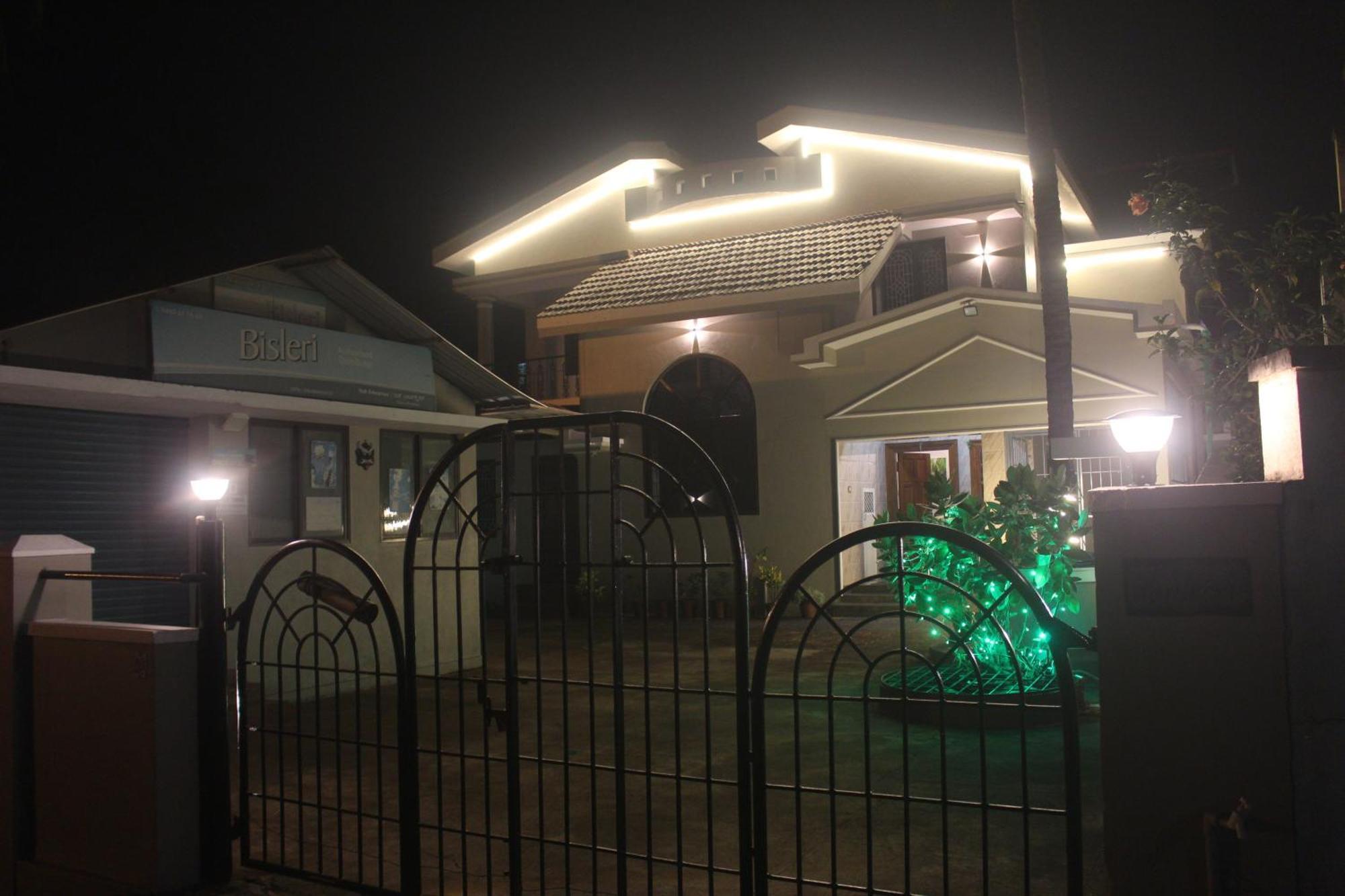 Tropical Villa Homestay Mangalore Eksteriør billede