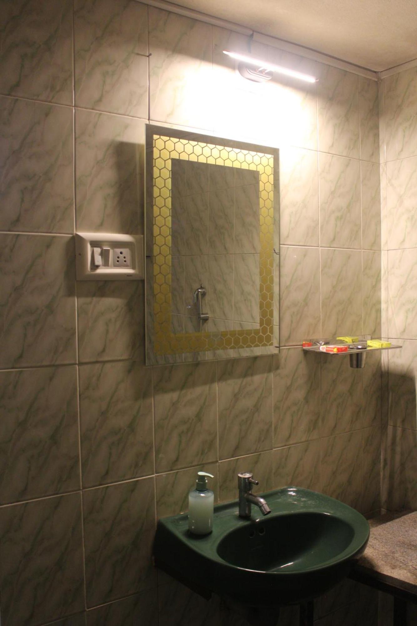Tropical Villa Homestay Mangalore Eksteriør billede